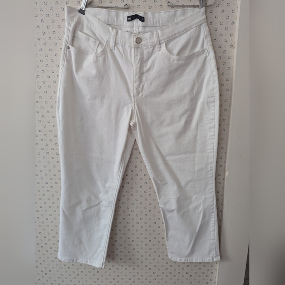 Lee Denim - Lee Easy Fit 12 Cropped Jeans Women's White Summer Events Casual Resort Wear